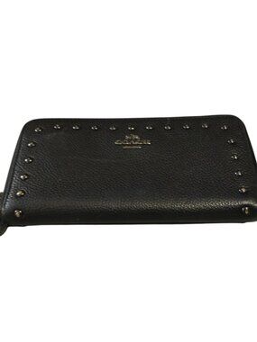 Coach Black Studded Zip Around Pebbled Leather Logo F23505 Classic Long Wallet